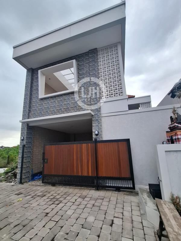 Rent! Villa at Gunung Athena, Denpasar Barat! Experience The Comfort Of Staying In a Villa With Modern Design, A Comfortable Environment, And Easy Access To Various Important Facilities in Denpasar