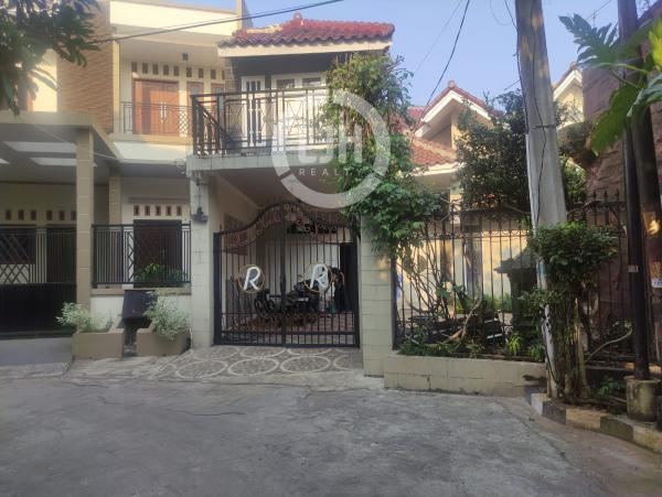 2 Rumah bayar hanya 1 rumah di Perumahan permata harapan baru, Harapan Indah, Bekasi, Jawa Barat