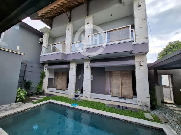 Exclusive Villa for Rent at Kerobokan Kelod,  Easy Access to Beaches and Bali Tourist Areas, Comfortable Living in a Safe and Quiet Environment