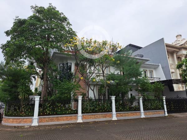 Rumah dalam Cluster elit Villa Gading Indah, Kelapa Gading, Jakarta Utara
