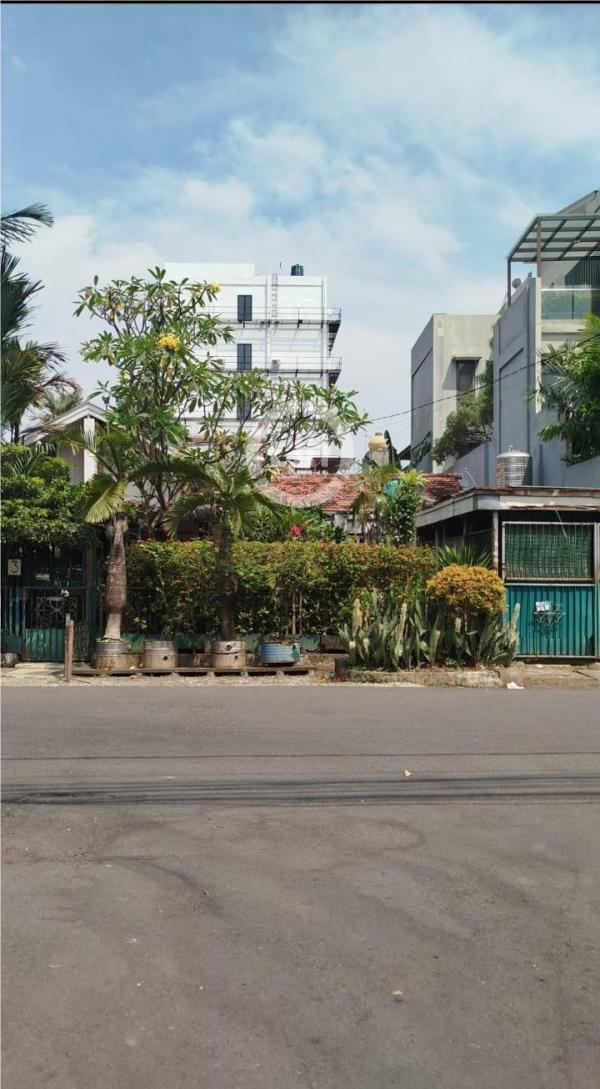 Di Jual Rumah Tua Cocok Untuk Di Bangun Kantor, Hotel Area Komersil Di Tomang, Jakarta Barat