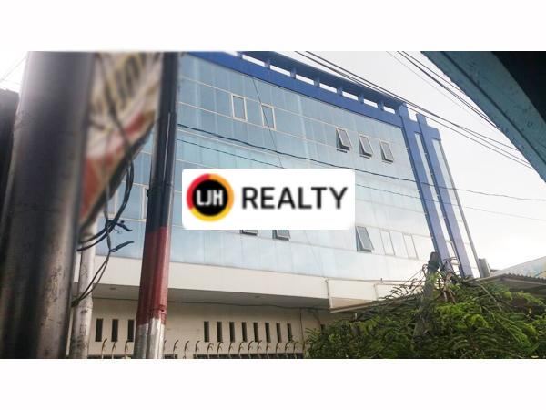 Ruko Bagus 3 Lantai di Jendral Sudirman Semarang. Sewa Rp. 800jt/th