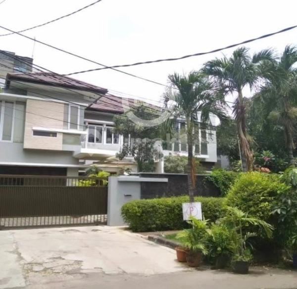 RUMAH Bagus Besar Lokasi Sangat Strategis daerah Tomang, Jakarta Barat