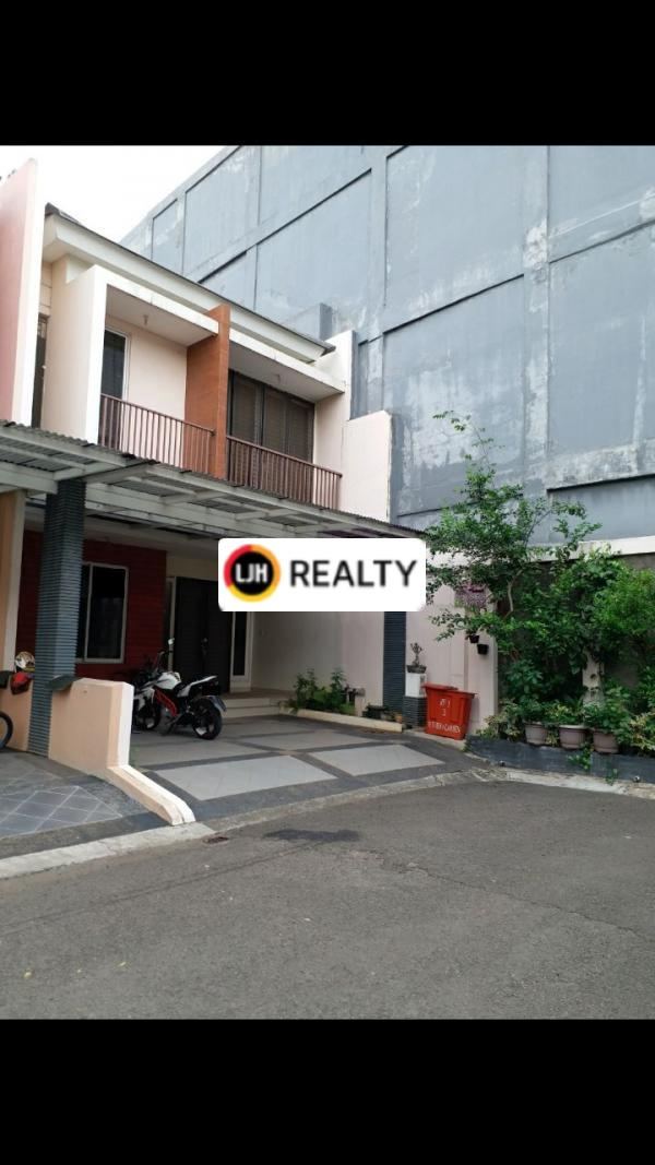 Rumah Di Riviera Garden Dijual