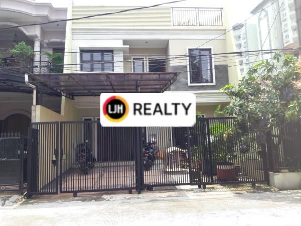 Rumah Di Puspa Gading Dijual