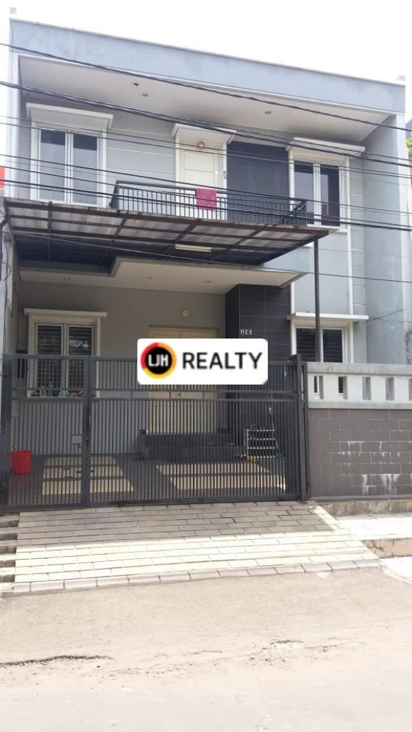 Rumah Di Gading Asri Dijual