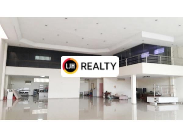 Gedung di Jl. Dr Cipto Semarang