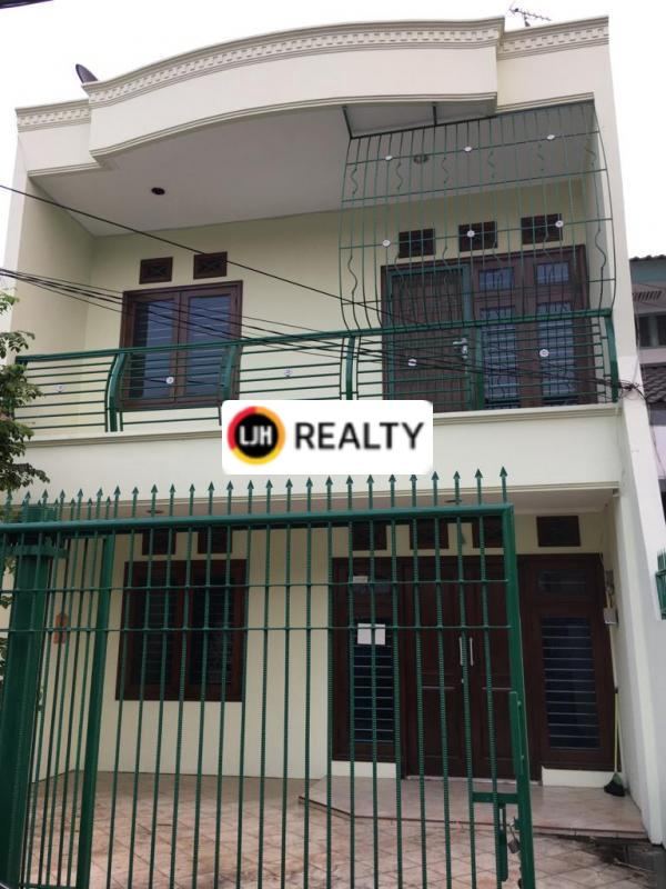 Rumah Di Jalan Janur Asri, Kelapa Gading