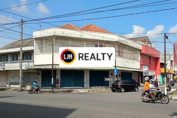 Ruko di Yos Sudarso tengah Kota Solo