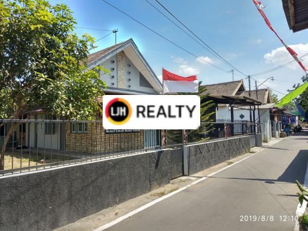 Rumah asri di tengah kota Solo