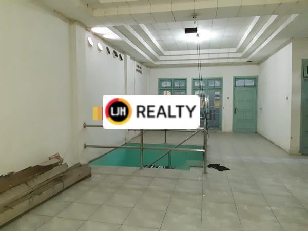 Toko di Kaligawe Genuk Semarang