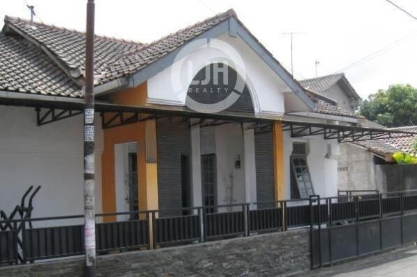 Rumah Berlokasi Strategis di Jalan Godean