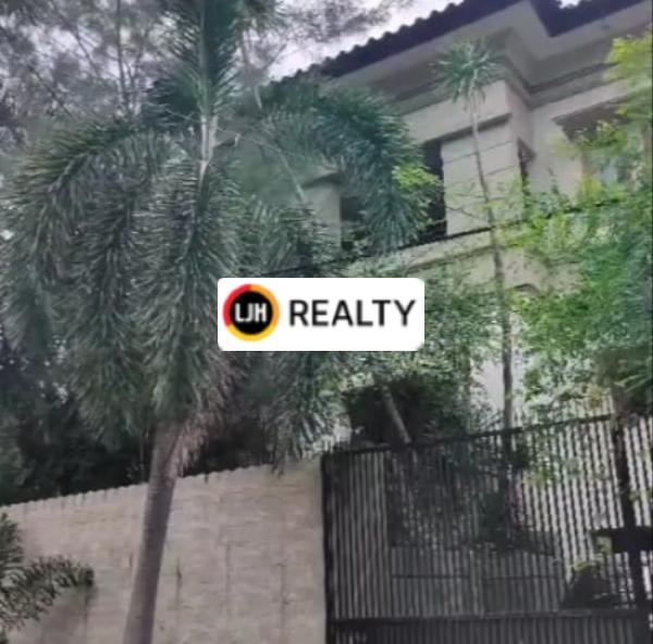 RUMAH Tingkat 4, Bagus dan Mewah Lokasi Strategis, Jati Pulo, Jakarta Barat