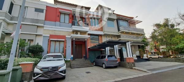 RUMAH DI GADING PARK VIEW AREA KELAPA GADING, JAKARTA UTARA