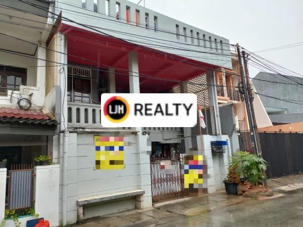 RUMAH PINGGIR JALAN RAYA, BISA UNTUK USAHA LOKASI DI BCS KELAPA GADING, JAKARTA UTARA