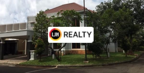 Rumah Hoek Depan Taman Di Legenda Wisata - Cibubur