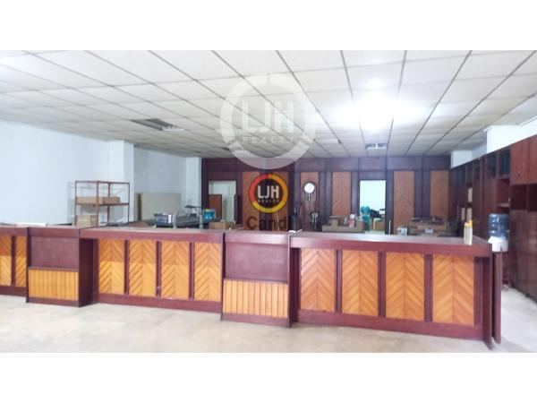 Jual / Sewa Kantor di Gambiran Semarang Tengah. Harga sewa Rp. 300jt/th