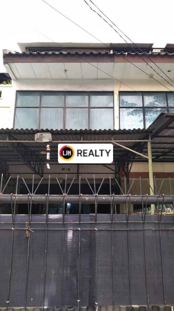 RUKO Siap Huni 3 Lantai, pinggir jalan raya, Strategis di Tanjung Duren, Jakarta Barat