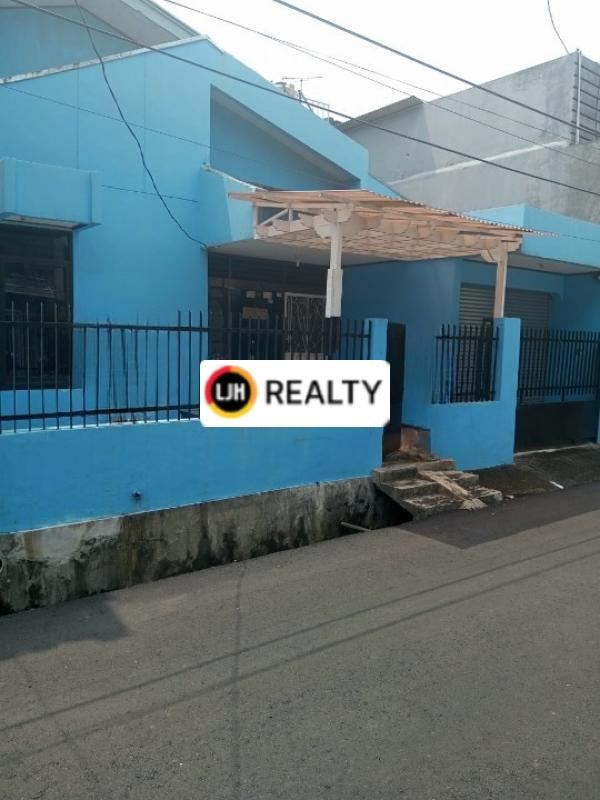 Rumah Siap huni, terawat dan rapi di Tomang, Jakarta Barat