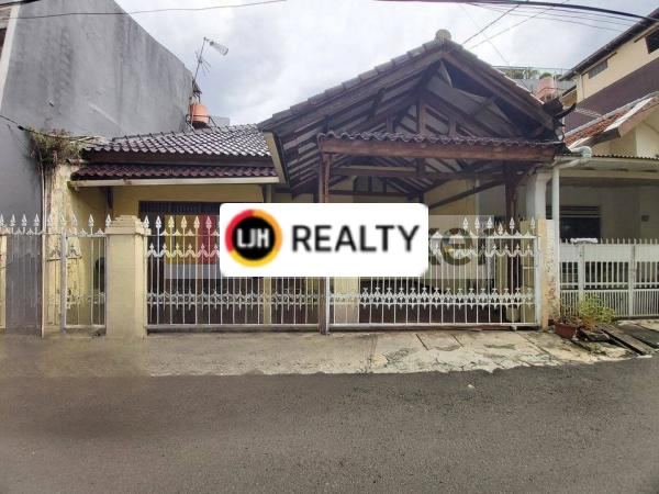 Rumah di Gelong Tomang, Jakarta Barat Selangkah Ke Taman Anggrek