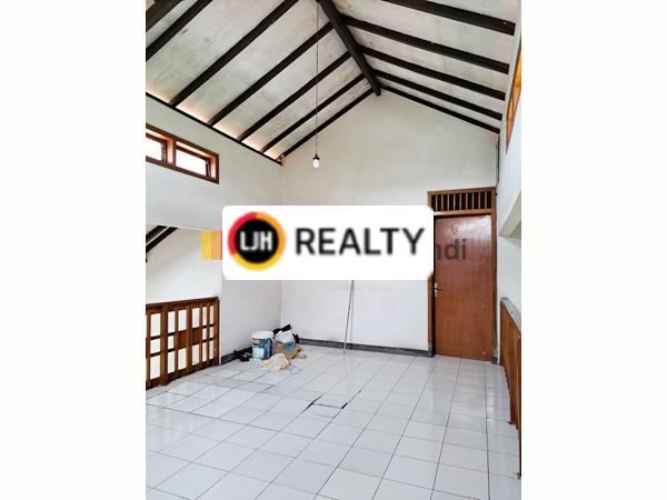 Rumah di Bangunharjo Barat Banyumanik Semarang