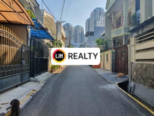 Rumah Siap huni,  lokasi nyaman dan strategis di Tomang, Jakarta Barat