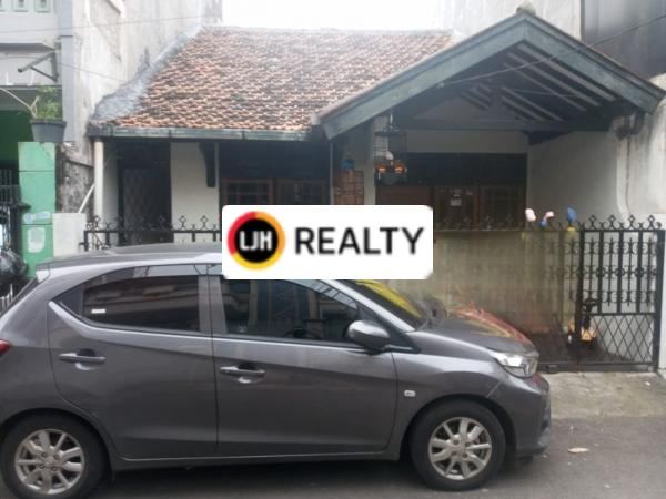 Rumah siap huni dan terawat lokasi nyaman di Tanjung duren, Jakarta Barat
