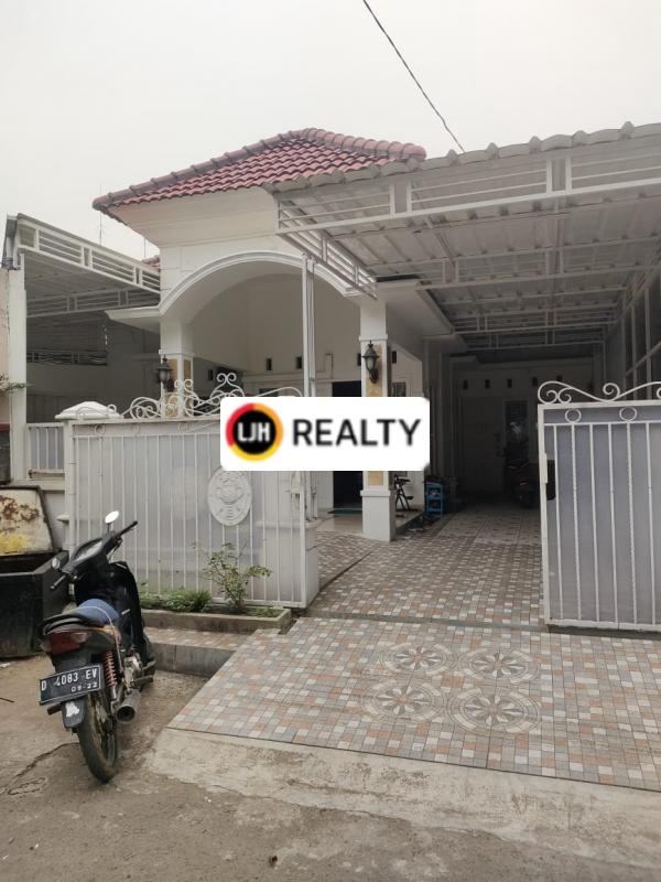 Dijual Rumah Luas Lokasi Strategis di Vila Galaxy Bekasi