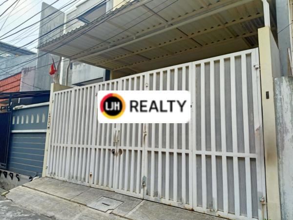 Rumah full furnished Design Modern lokasi nyaman di Tanjung Duren, Jakarta Barat