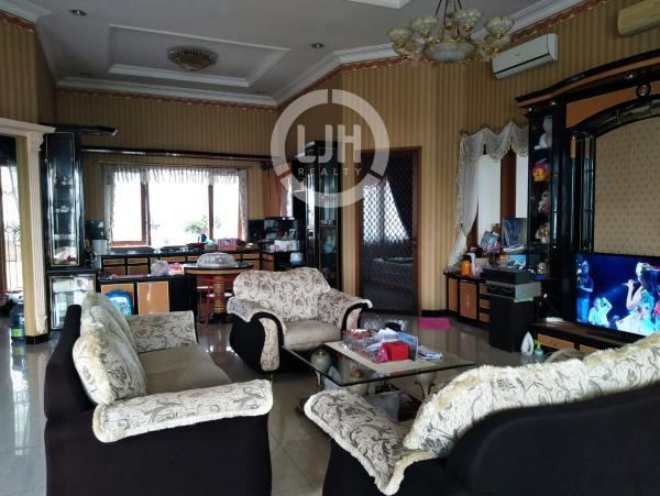 Rumah mewah di Bukit Tirta, Bukit Sari
