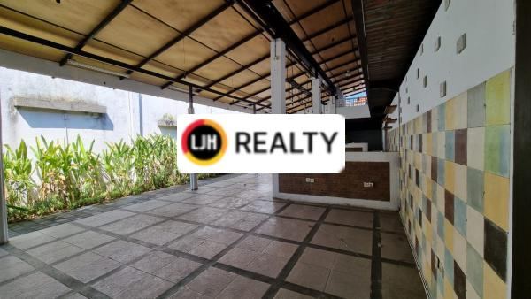 1 Floor Restaurant Leasehold in Strategic Renon area