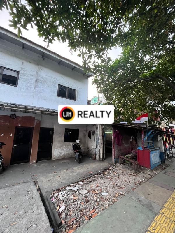 RUKO 4 PINTU DI JL.YOS SUDARSO AREA TANJUNG PRIOK JAKARTA UTARA 