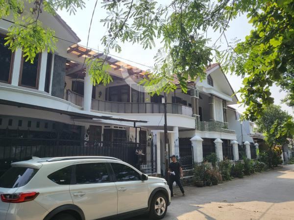 Dijual Rumah 2,5 lantai di Komplek TVRI, Pondok Gede