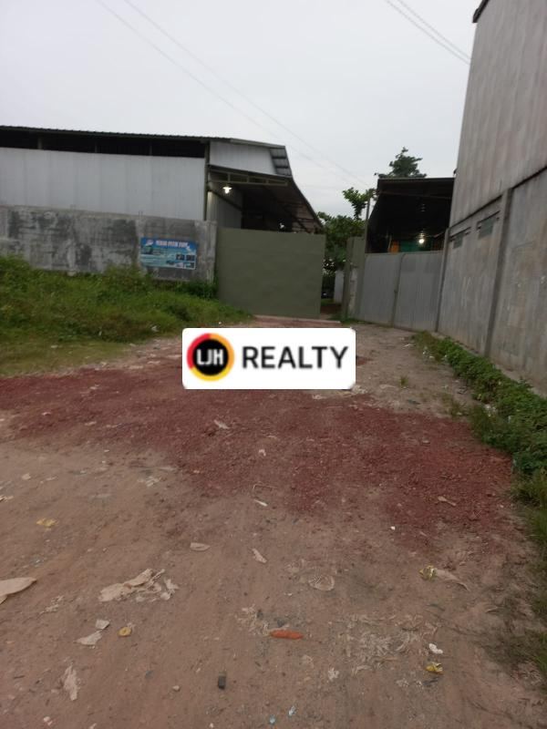 Gudang 2 lanti di Jl. Raya Korelet 