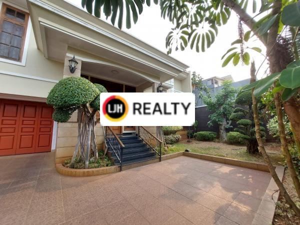 RUMAH SIAP HUNI LENGKAP DENGAN KOLAM RENANG LOKASI STRATEGIS CINERE
