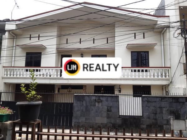 Rumah 2 lantai luas dan siap huni lingkungan nyaman di Tomang, Jakarta Barat