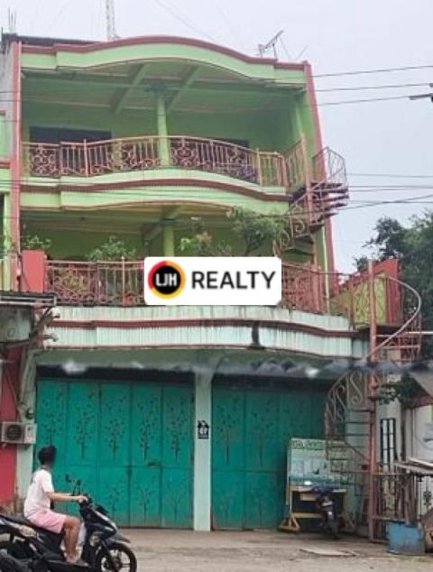Ruko 3 Lantai di Jalan Raya Cibitung Bonus Kos2an 10 Pintu, Sangat Dekat Dengan Stasiun, Pasar, Rumah Sakit Cibitung
