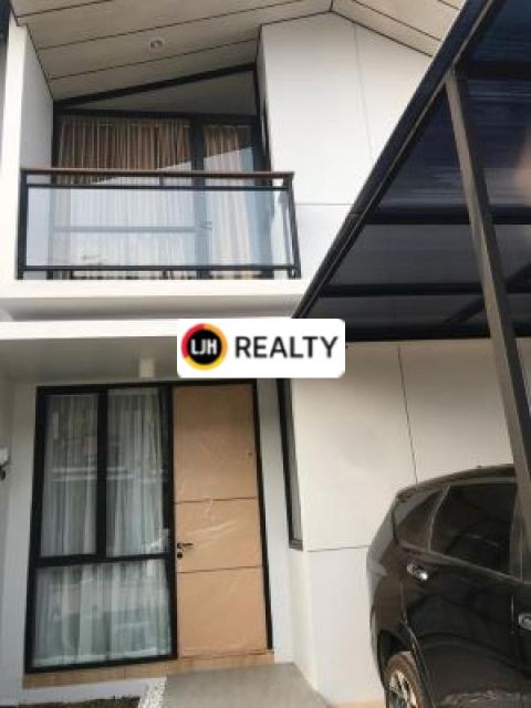 Cluster 2 Lantai Lippo Cikarang, Waterfront/Uptown