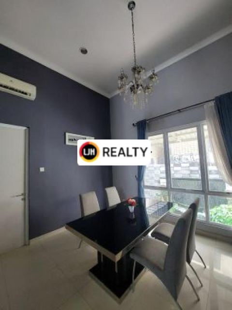 Full Furnished Rumah Dalam Cluster Fasilitas Kolam Renang Kamar 3+1 Grand Wisata Bekasi