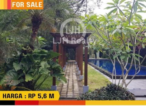 Rumah mewah, modern minimalis,  bagus dan terawat, lokasi di utara kota Jogja, dalam lingkungan dan wilayah yang asri, tenang, bersih dan aman, di Jl Gito Gati. 