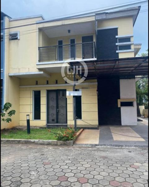Dijual Rumah 2 lantai nyaman Bella Vista Town House Bekasi