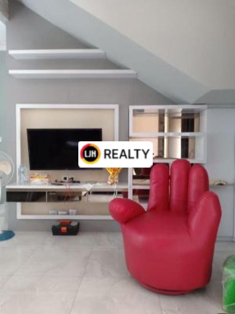 Rumah full furnished 2 lantai  dalam cluster ada fasilitas kolam renang Summarecon Bekasi