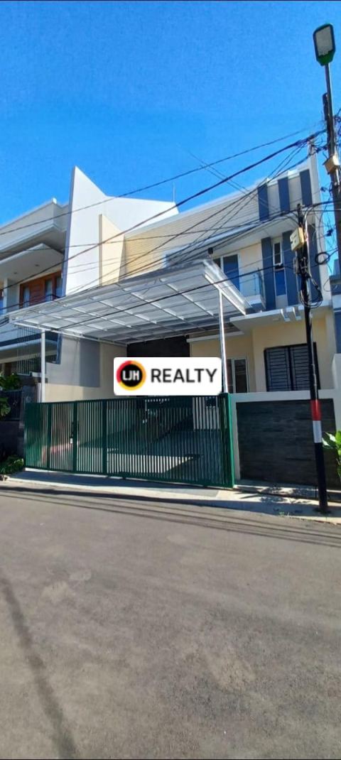 Rumah di Kelapa Nias Kelapa Gading Minimalis Design . Siap Huni 
