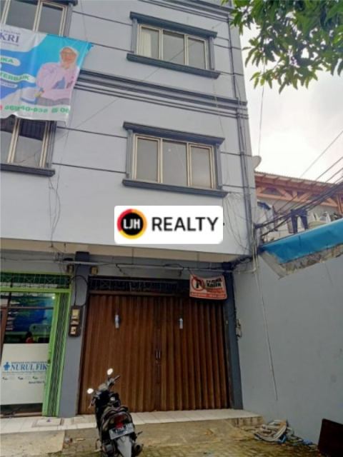Ruko 3 Lantai Strategis Di Tomang Belakang Roxy Square.