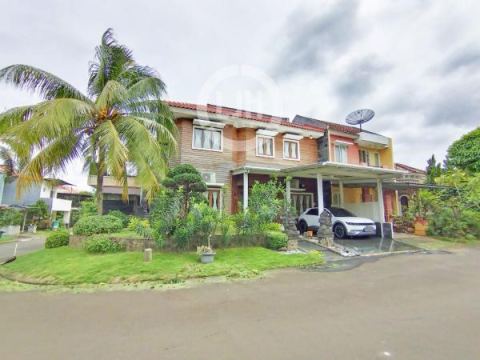 Rumah Cantik 3 Lantai 8 Kamar di BSD Delatinos Rawabuntu
