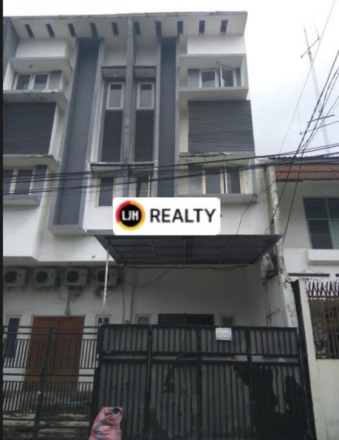 Ruko di jalan utama, cocok untuk  usaha, Tomang, Jakarta Barat