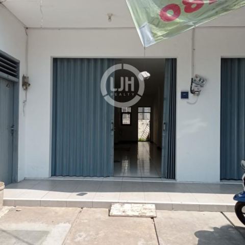 Disewakan Kios Pinggir Jalan Strategis di Pondok Bambu Jaktim
