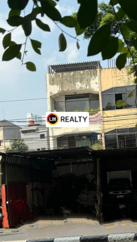 Jual Ruko Lokasi Strategis di Kebon Kacang Jakarta Pusat