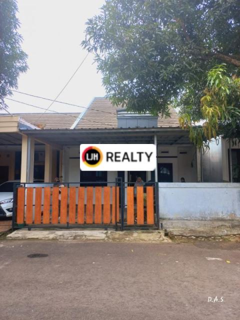 Rumah Asri dan nyaman siap Huni di komplek perumahan Permata Depok Regency  2 lantai