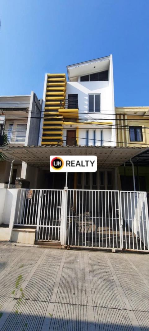 Rumah di Kelapa Lilin Kelapa Gading Jakarta Utara Lokasi Dekat MKG dan Stasiun LRT 